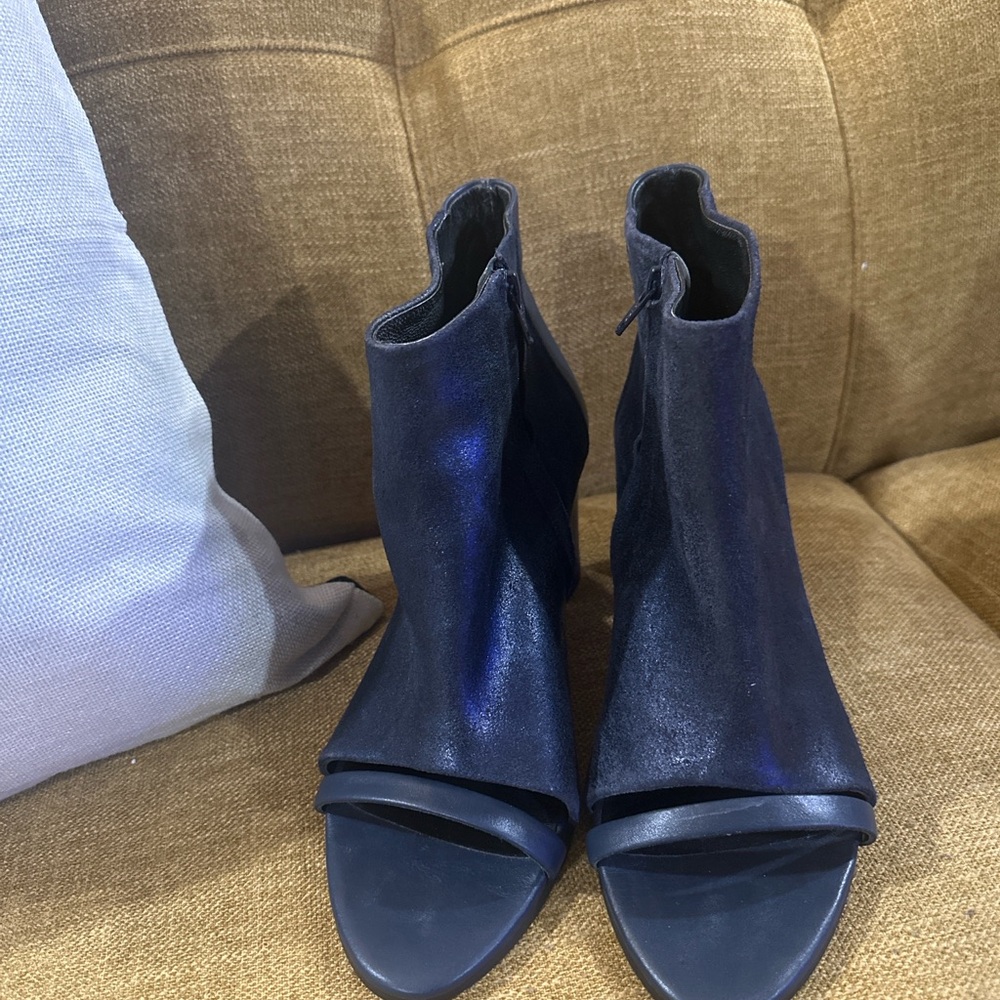 Elegant Navy  Open-Toe Heeled Boots